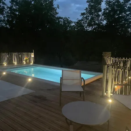 Сasa de vacaciones A L'ombre Des Noyers Piscine Chauffée Groléjac